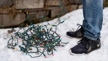 People across the country wonder when to take down Christmas lights, but there is no truly definitive answer. Mr. Electric tries to answer the divisive question.